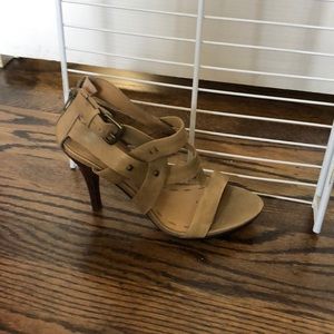 Nine West strapping Heels Khaki Colored size 6 1/2